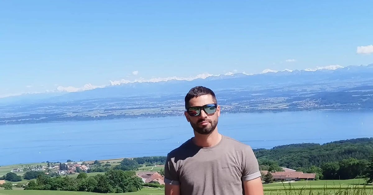 Robert Constantin este din Ialomița, Slobozia, și de la 24 de ani a părăsit țara pentru a munci în străinătate