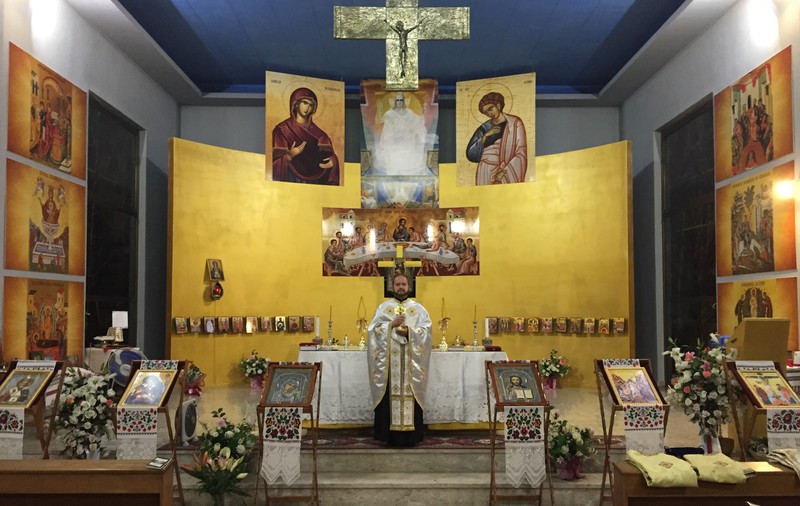 Români amendați, după ce s-au închis într-o biserică din Italia să sărbătorească Paștele
