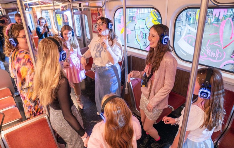 Conversații video la maximum și filmulețe gălăgioase de pe TikTok în transportul în comun? Nu în Portugalia