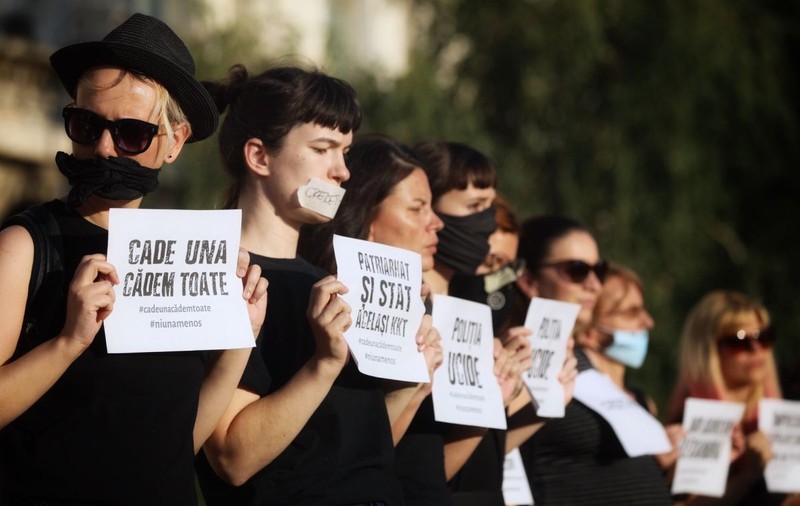 Al doilea protest în fața Ministerului de Interne după uciderea Alexandrei Măceșanu. „Moartea uneia dintre noi e moartea siguranţei tuturor femeilor”
