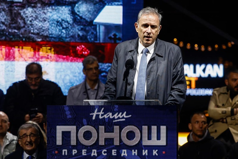 Zdravko Ponos a fost șef al Statului-Major al Armatei Sârbe între 2006 și 2008. El este acum candidatul coaliției Serbia Unită Foto: EPA