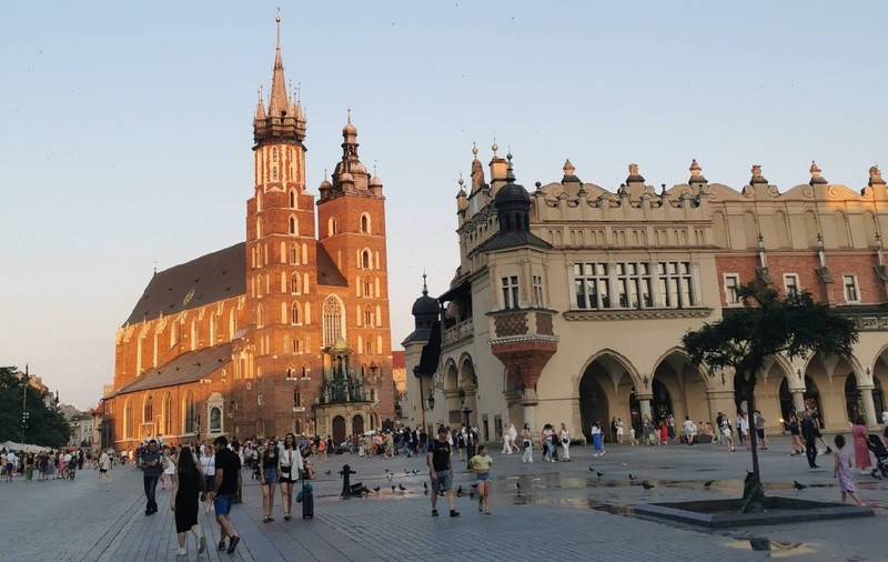 Orașul european ideal pentru iubitorii de literatură, unde prima librărie s-a deschis în 1610: „Ca în Stăpânul Inelelor”