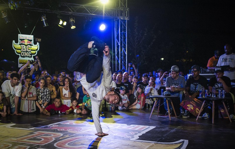 Cel mai bun dansator de break dance poate fi un român! Finala Mondială e în Japonia