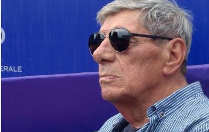 FOTO EXCLUSIV/ Mitică Popescu, apariție rară în public. Surprins pe o arenă sportivă, unde a depănat amintiri despre Cristian Țopescu