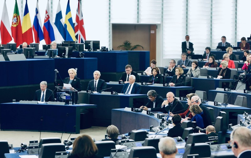 Dezbateri aprinse în Parlamentul European, pe tema preşedinţiei României la Consiliul UE. Avertismentul liderului ALDE, Guy Verhofstadt, către Guvernul Dăncilă