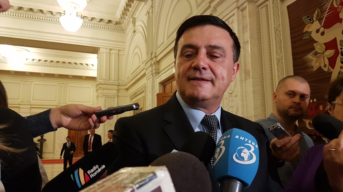 Românii ar putea fi chemați la referendum
