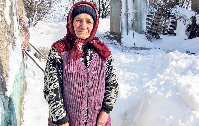 Sătenii din Călăraşi peste care s-a abătut IADUL ALB au fost deszăpeziţi de jandarmi: «Ce bine, măicuţă, că aţi venit!»