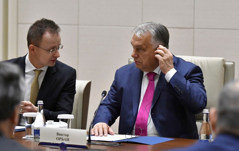 Viktor Orban îl apără pe Peter Szijjarto, dar nu neagă informarea Rusiei cu discuțiile de la reuniunile UE: „Ascultarea convorbirilor este un atac grav”