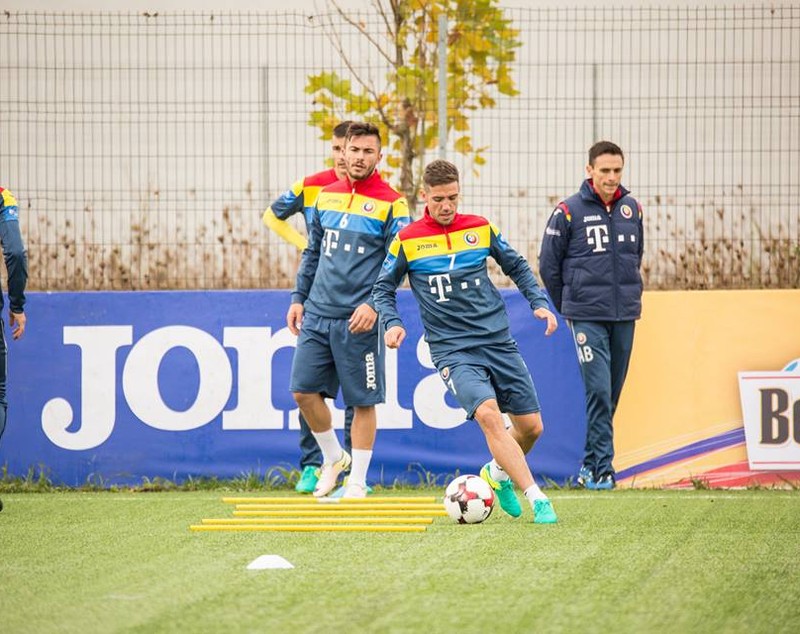 Armenia - România (sâmbătă, ora 19:00, TVR 1). Tricolorii s-au antrenat pe sintetic în vederea meciului de marți cu Kazahstan