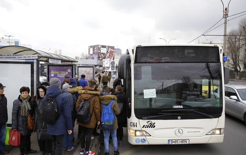 Primăria Capitalei trimite 5 autobuze RATB la Tulcea, după incendiul care a afectat Societatea de Transport Public