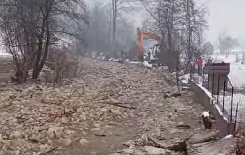 Pod de gheaţă de 10 kilometri pe râul Someşul Mare și un zăpor pe râul Rebra, care se deplasează spre Dej. Anunțul Apelor Române