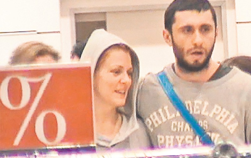 Dragoş Bucur şi Dana Nălbaru şi-au luat haine de la reduceri | VIDEO
