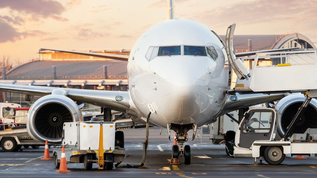 Orașele europene majore încearcă să oprească valul de vizitatori, în timp ce extind capacitatea aeroporturilor. Imagine cu caracter reprezentativ. Sursă foto: Envato