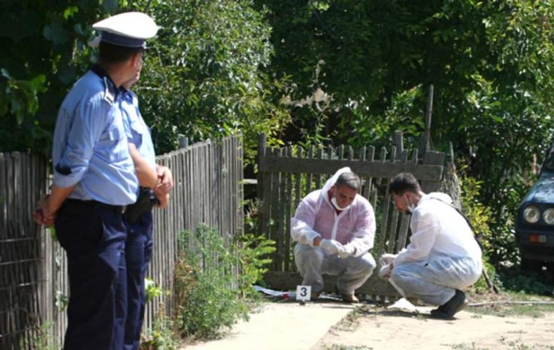 Detalii șocante în cazul femeii din Suceava care și-a ucis și băgat într-un sac bebelușul. Și-ar mai fi îngropat doi copii în curte!