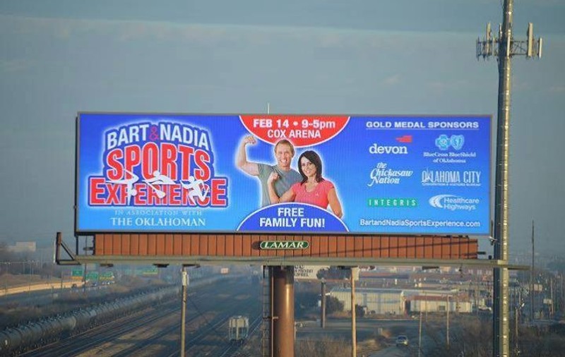 Sus, tot mai sus! Nadia Comăneci apare pe reclame imense în centrul orașului Oklahoma