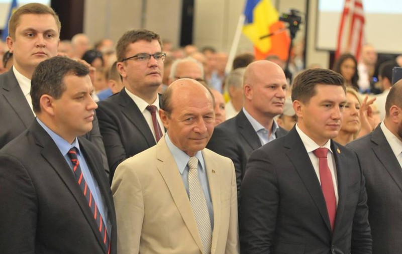 Băsescu a lansat la Chișinău Partidul Unității Naționale; Obiectivul formațiunii: Unirea României cu Rep. Moldova