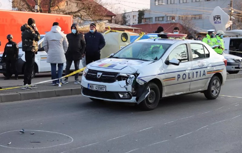 Polițistul care a lovit mortal o fată mergea cu girofarul pornit, deși nu era în misiune urgentă. Unde se ducea