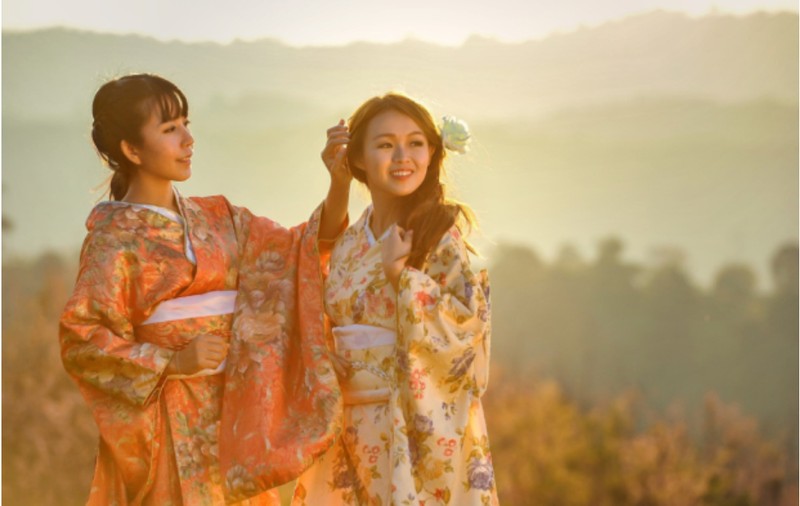 Japonia de toamnă: o călătorie de poveste printre culorile naturii și frumusețea tradițiilor