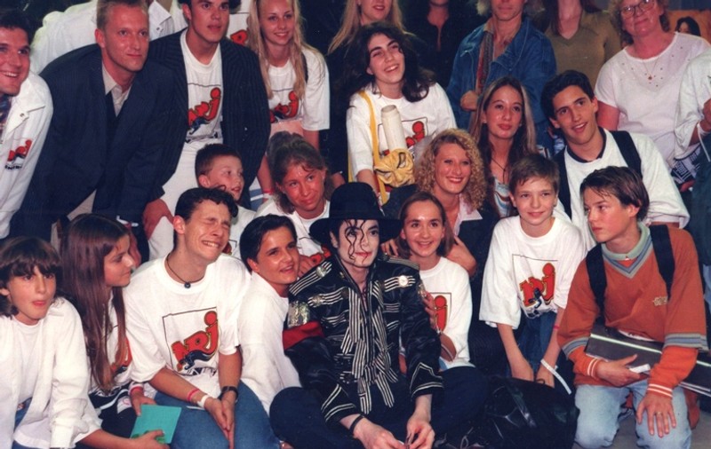 Iată unde au ajuns schiţele desenate de Michael Jackson!
