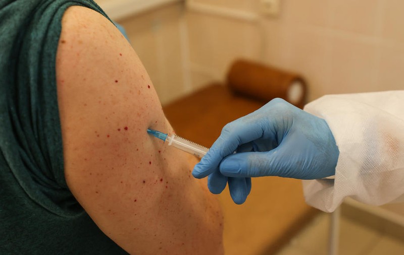 O pacientă a murit în Elveția, la 5 zile după ce a fost imunizată anti-COVID. „Foarte puțin probabil să aibă legătură cu vaccinul”