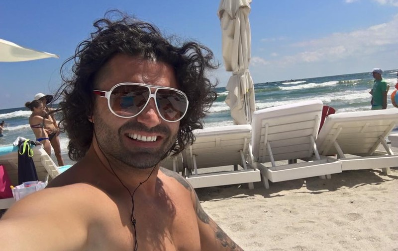 Pepe şi-a scos fetele la plajă. Cum s-a îmbrăcat Raluca pentru o zi la piscină