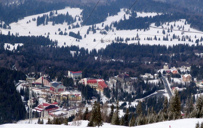Poiana Brașov a fost luată cu asalt. Stațiunea cea mai scumpă a fost cea mai plină de Revelion!