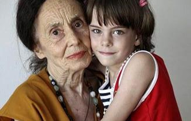 Cum arată casa Adrianei Iliescu, cea mai bătrână mamă din România. Locuiește alături de fiica ei într-un apartament modest