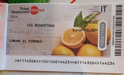 Tichetele de masă, în valoare de 430 de euro, la care se adaugă un bonus de 15 la sută din valoare oferit de magazinele alimentare fac parte din pachetul social