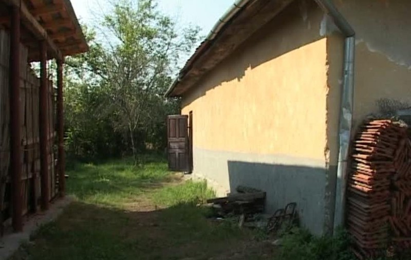 Școli cu toalete în fundul curții, în județul Gorj. Condiții ca-n Evul Mediu, înainte de începerea anului școlar