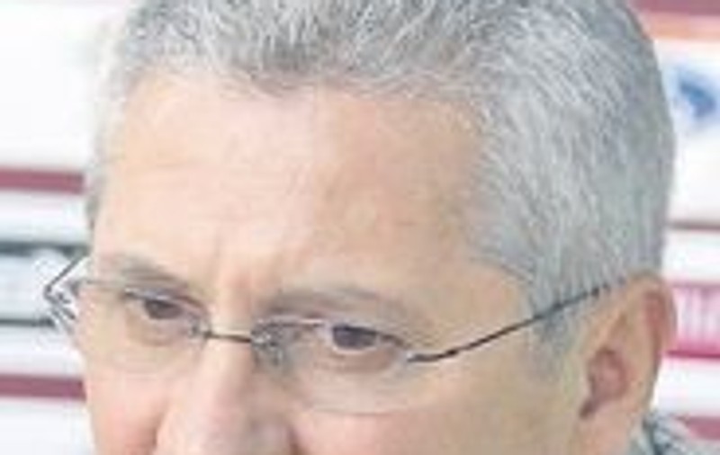 Manea către Răduţă: ”Băieţică, lasă ţigările că nu joci nimic!”