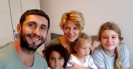 Dragoș Bucur, Dana Nălbaru și copiii lor