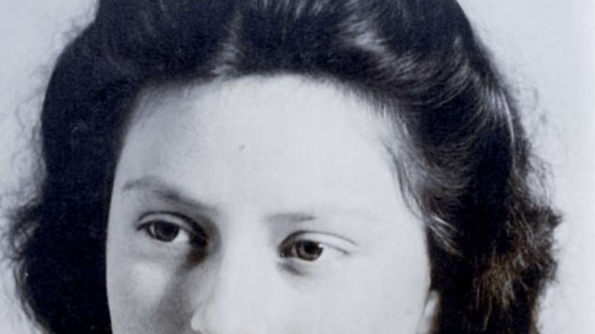 Tânăra de 14 ani care agăța naziști în baruri iar apoi îi executa a murit la vârsta de 92 de ani