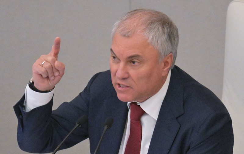 Țara din Europa care a numit o inteligență artificială ca ministru, iar aceasta a fost prinsă luând mită în bitcoini. Cine a luat știrea de bună