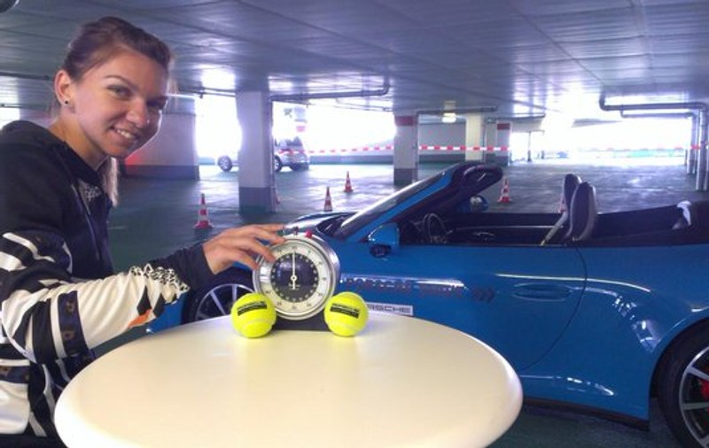 Simona Halep se descurcă foarte bine la volan. Imagini inedite cu numărul 6 mondial | VIDEO