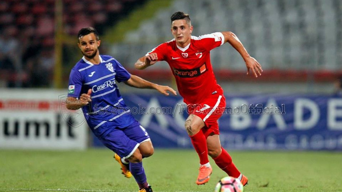 Duelul dintre Bărbuț (stânga) și Steliano Filip (dreapta) a fost câștigat de dinamovist