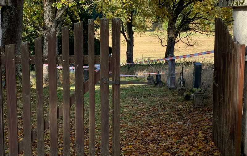 Un politician austriac, suspectat că și-a executat fosta iubită și a abandonat-o într-un cimitir din Cehia, a fost găsit mort