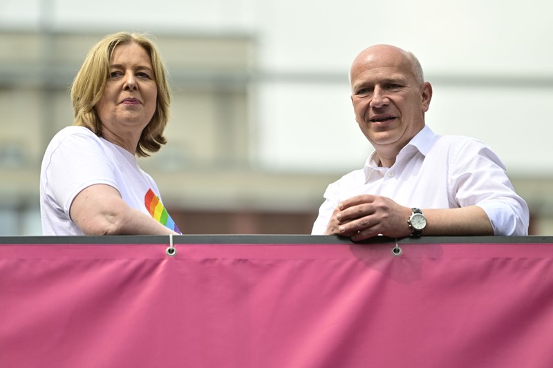 22 July 2023, Berlin: Governing Mayor of Berlin, Kai Wegner, and President of the German Parliament (Bundestag), Baerbel Bas (L), stand together on a float during the 45th Berlin Pride Parade for Christopher Street Day (CSD) Photo: Fabian Sommer/dpa