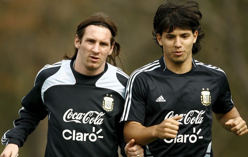 Messi şi Aguero sunt obsedaţi de PlayStation