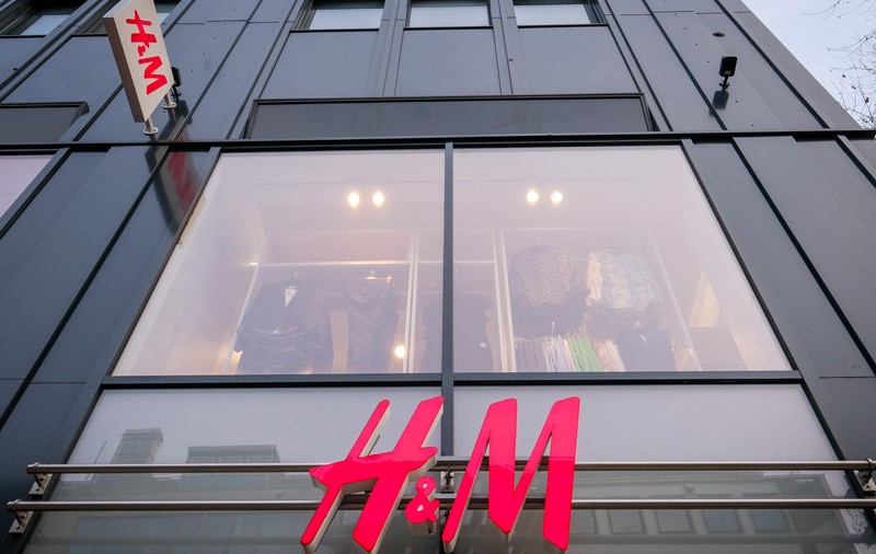 H&M anunță că se retrage complet din Rusia, după ce și-a închis magazinele în urma invaziei din Ucraina
