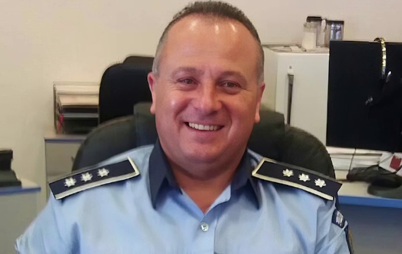 Cătălin Coman, polițistul pensionar din sectorul 5 care și-a amenințat vecina cu moartea, rămâne fără armele de foc. „Am devenit o ţintă pentru clanurile mafiote”