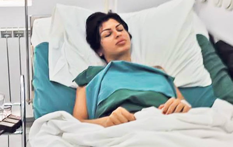 Mădălina Pamfile își expune noile silicoane pe podium, la câteva zile după operație 