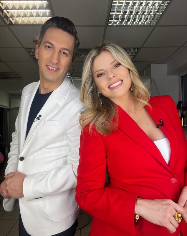 Roxana Hulpe, prezentatoarea Știrilor PRO TV, a născut. Ce nume va purta fetița ei. „Dumnezeu ne-a trimis o minune”