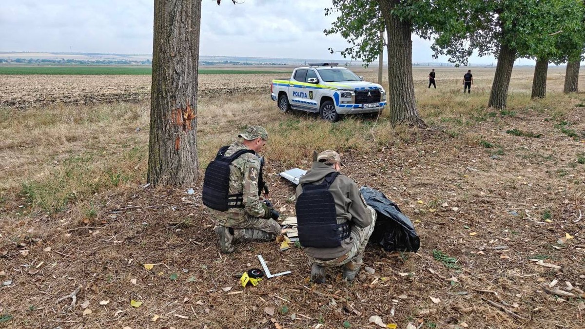 Experți cercetează resturile de dronă Parodia descoperită pe ruta chișinău - basarabeasca