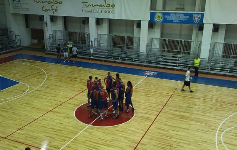 Sălile în care evoluează Steaua și Dinamo n-au aviz ISU. Au bătut fără fani