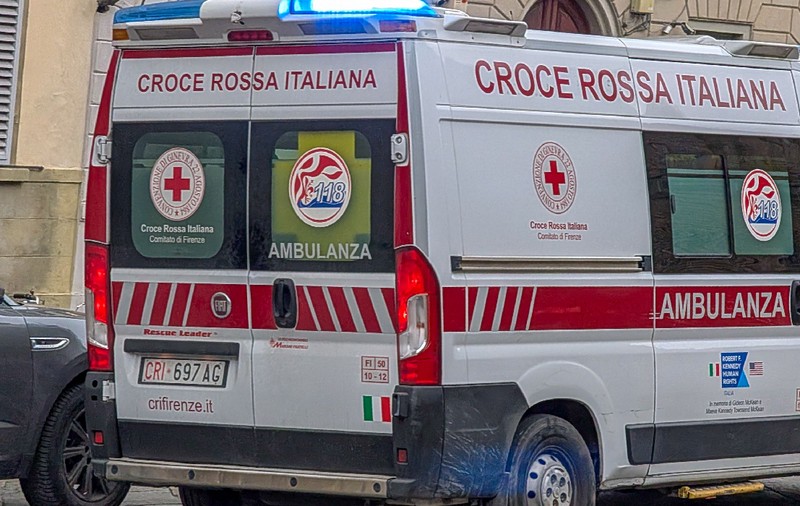 O badantă română a fost împușcată de bătrânul de 92 de ani pe care îl îngrijea, în Italia