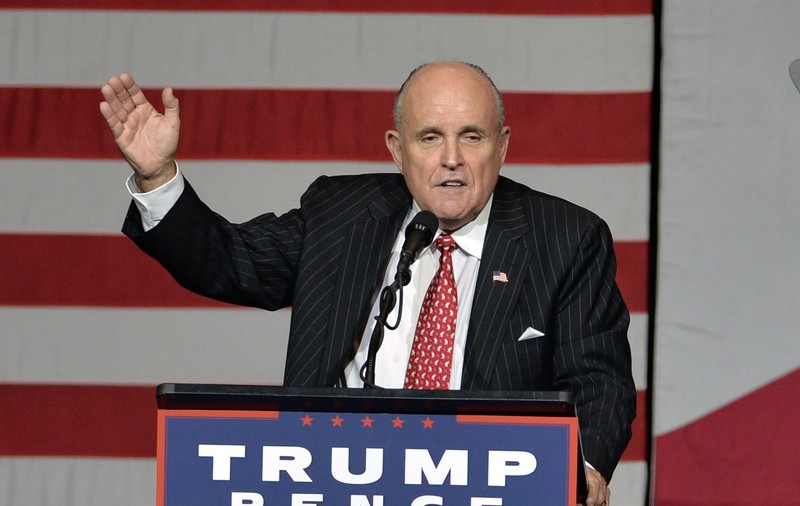 Fostul avocat al lui Trump, Rudy Giuliani, a primit Zmeura de Aur pentru apariția din Borat 2