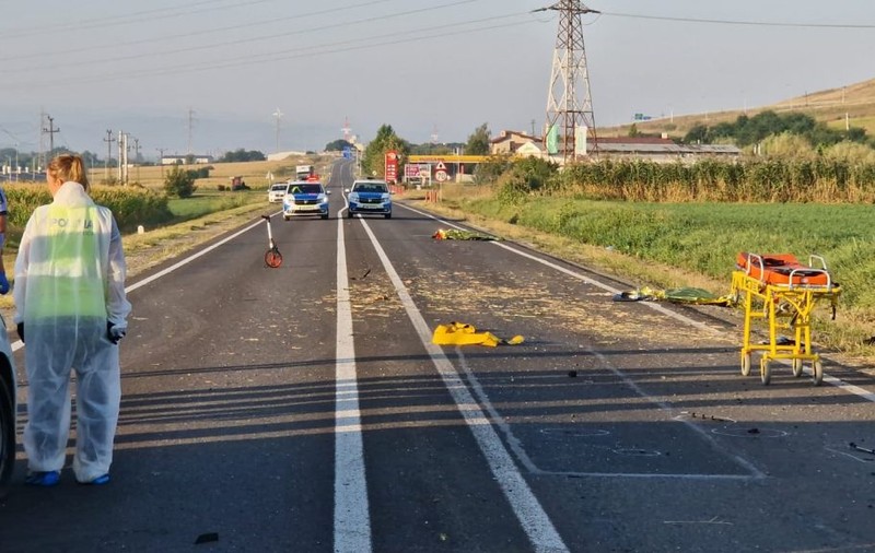 Un șofer de 19 ani, beat la volan, a lovit mortal trei tineri care mergeau pe marginea DN1, în județul Alba