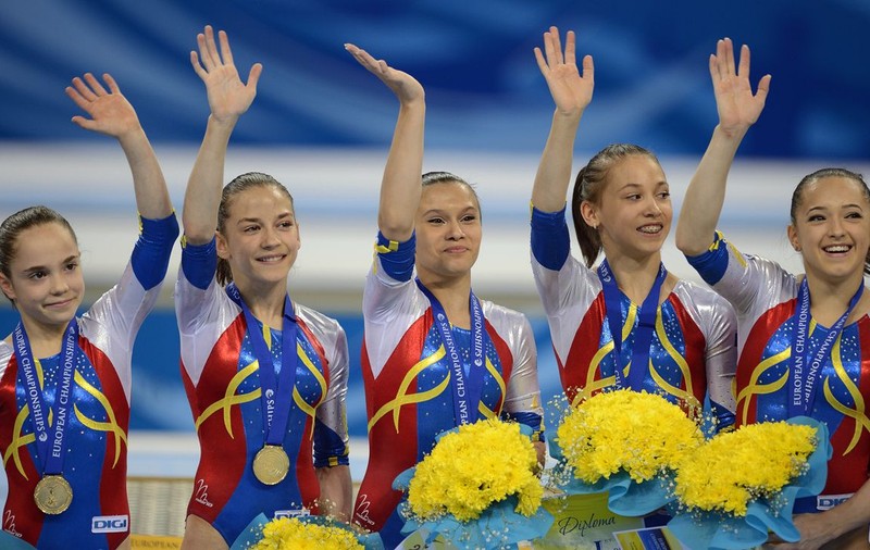 LARISA IORDACHE şi COLEGELE EI, CAMPIOANE EUROPENE la GIMNASTICĂ!