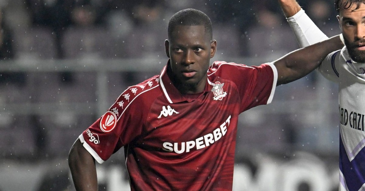 Kader Keita de la Rapid a lovit cu mașina o femeie și a fugit de la locul accidentului. Femeia e la Spitalul Floreasca în stare destul de gravă