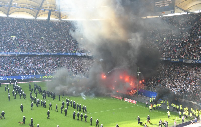 Bundesliga Germania, etapa 34. Hamburger SV a retrogradat prima oară în istorie și pe stadion s-a declanșat iadul! | VIDEO